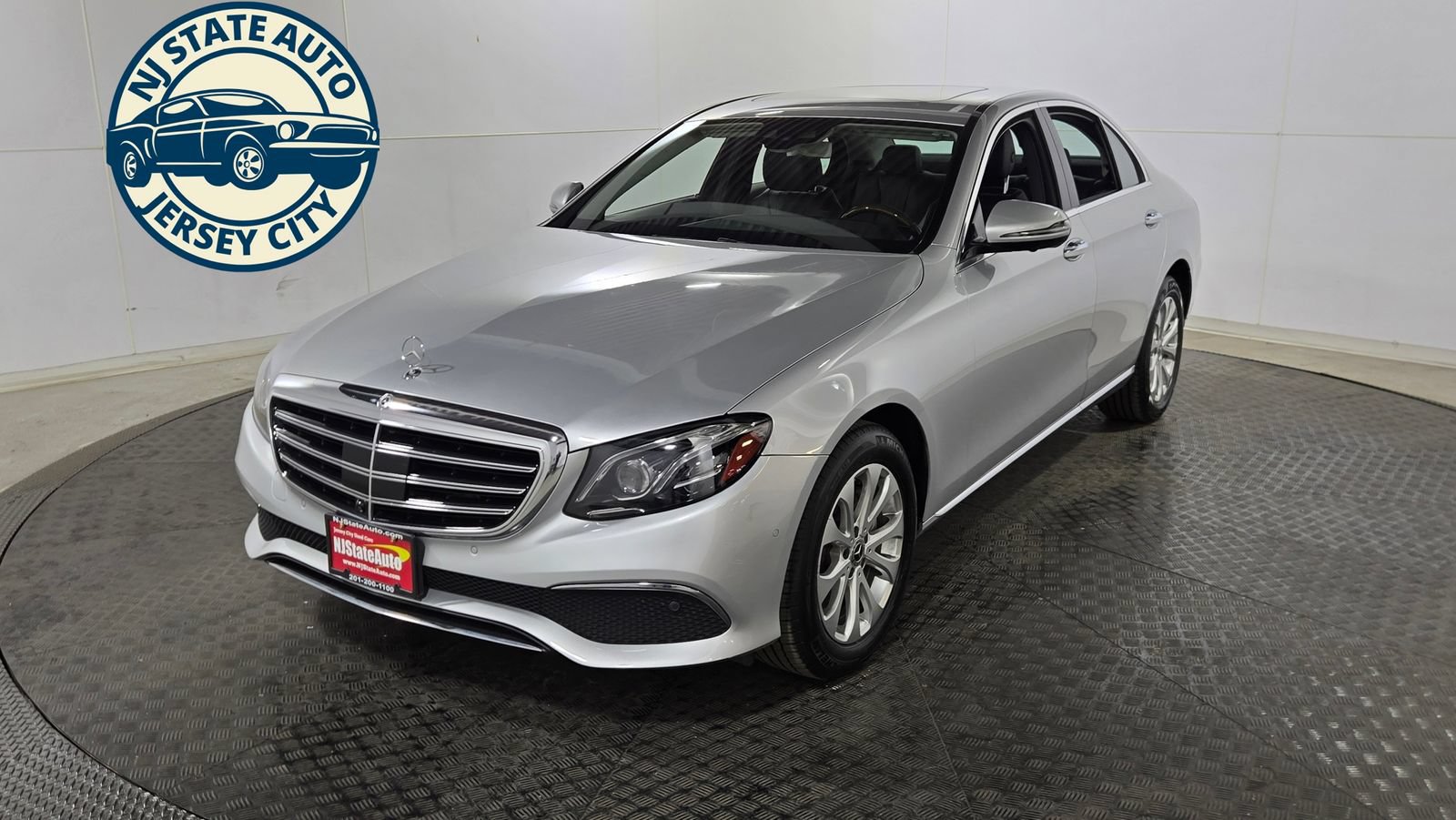 Used 2018 Mercedes-Benz E 300 4MATIC w/ Premium 3 Package (Q03) image 3