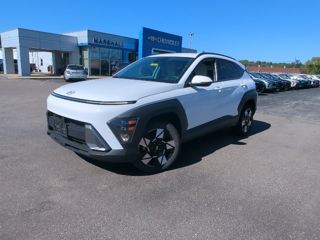 Used 2025 Hyundai Kona SEL AWD/4WD image 3