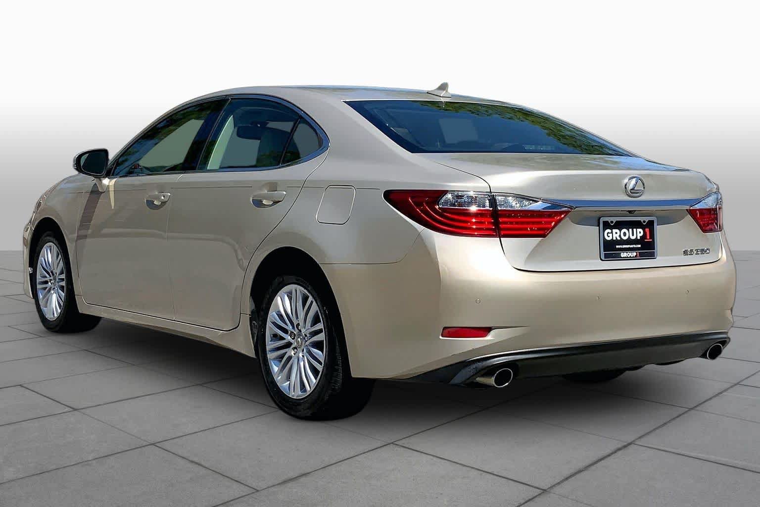 Used 2014 Lexus ES 350 w/ Luxury Package FWD image 12