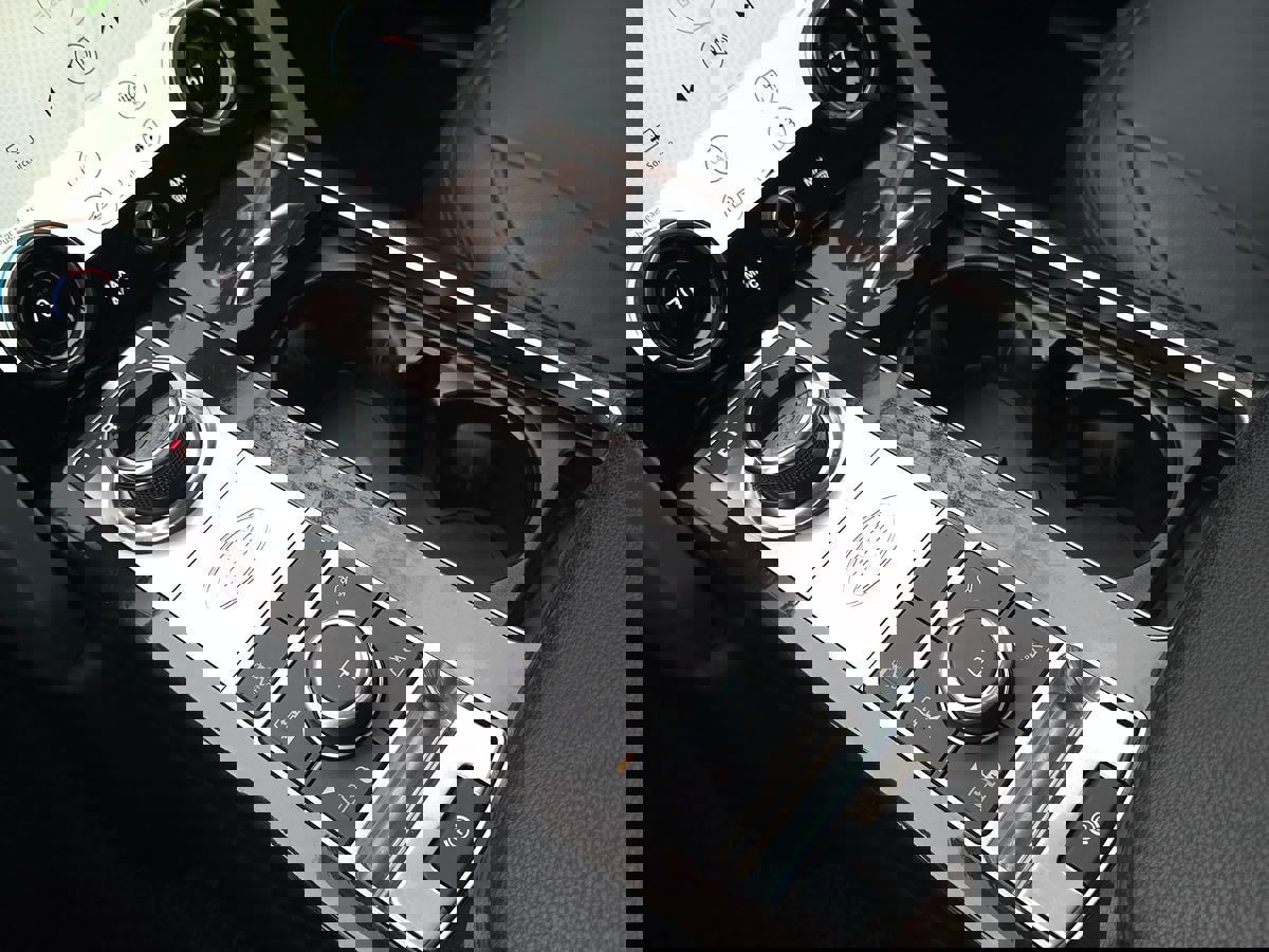 Used 2020 Land Rover Range Rover image 54