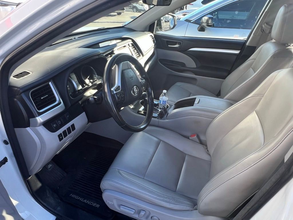 Used 2018 Toyota Highlander XLE image 6