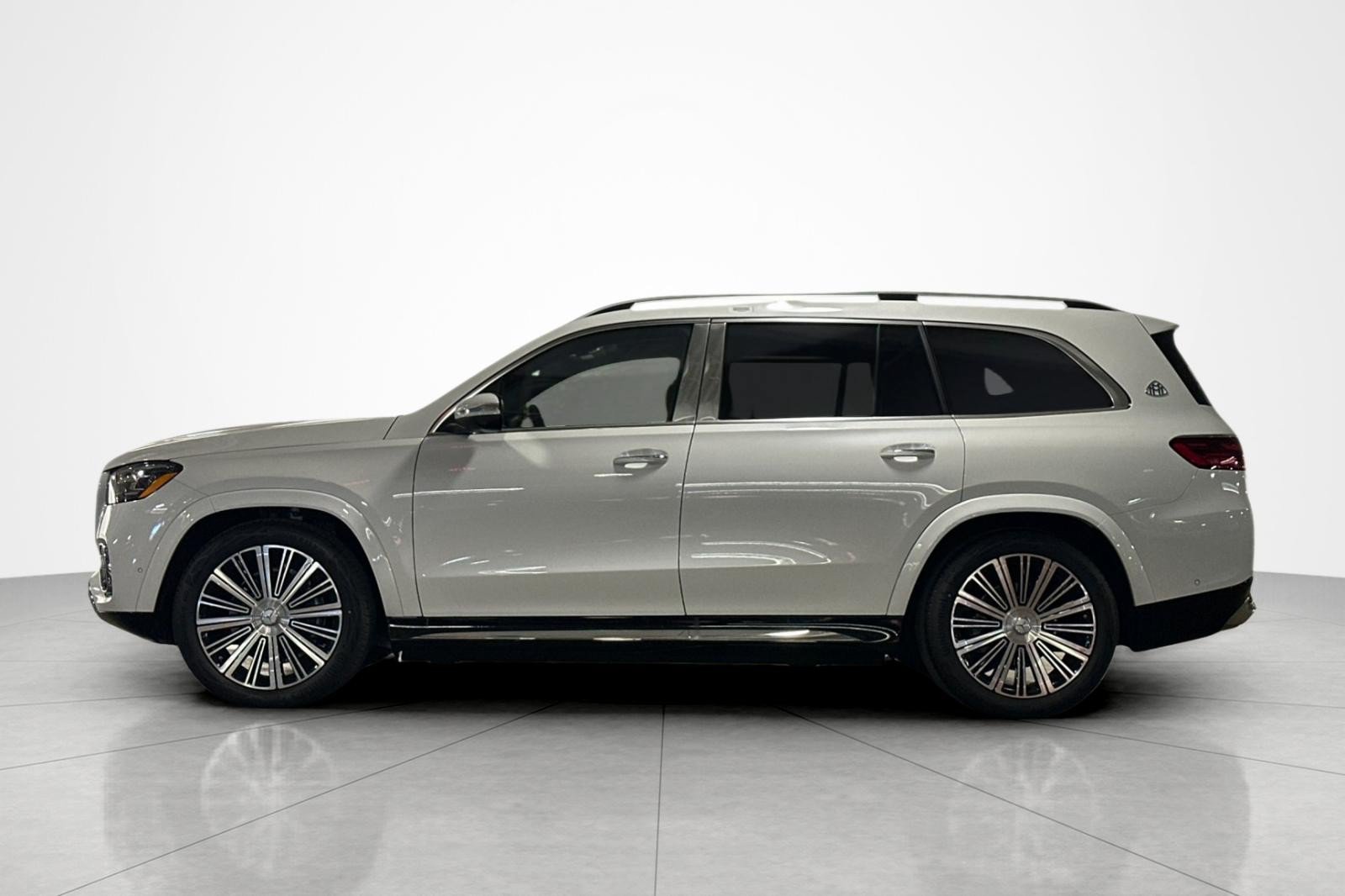 New 2026 Mercedes-Benz Maybach GLS 600 4MATIC image 2