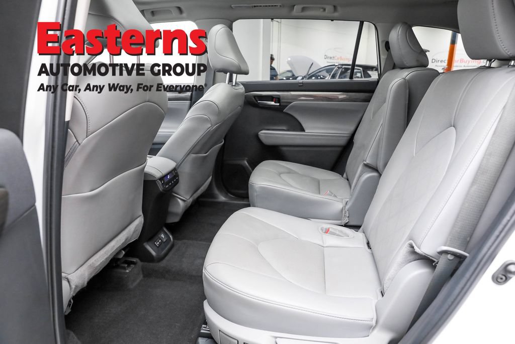 Used 2024 Toyota Highlander Platinum AWD/4WD image 26