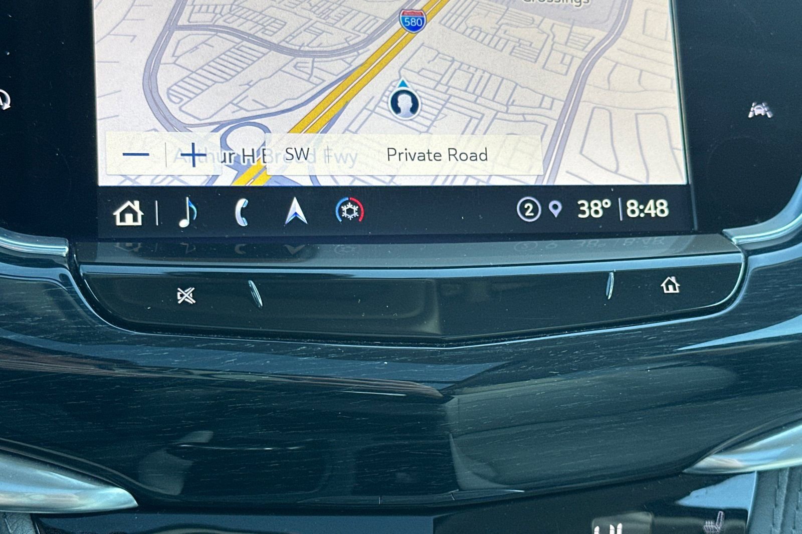 Certified 2025 Cadillac XT6 Premium Luxury image 32