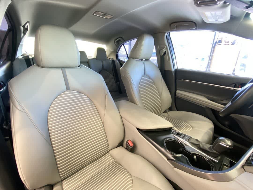 Used 2020 Toyota Camry SE w/ Carpet Mat Package FWD image 26