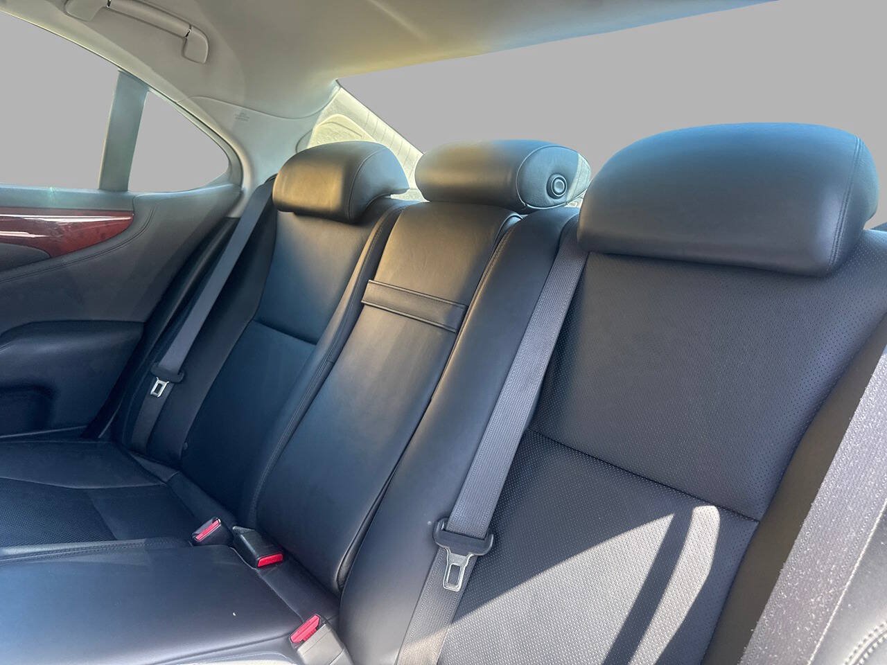 Used 2007 Lexus LS 460 RWD image 24