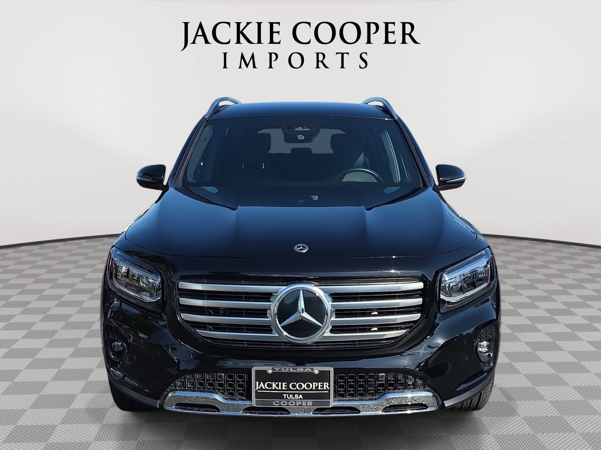 Used 2024 Mercedes-Benz GLB 250 image 2