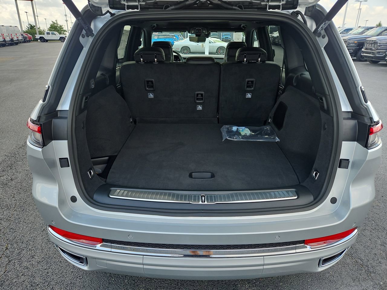 New 2025 Jeep Grand Cherokee Overland w/ Adv Protech Group III image 11