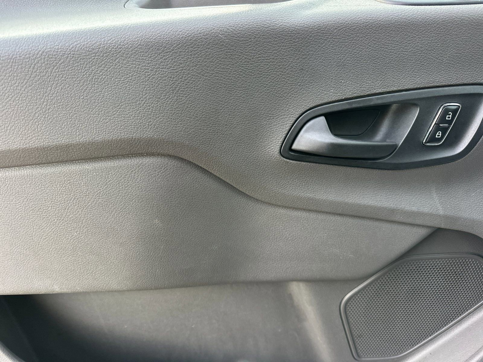 Used 2023 Ford Transit 350 XLT image 12