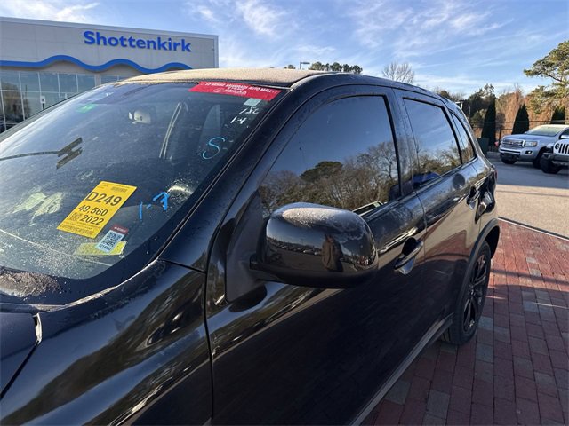 Used 2022 Mitsubishi Outlander Sport LE image 3