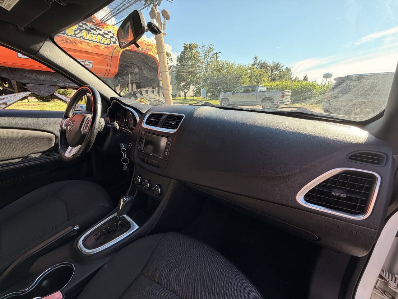 Used 2012 Dodge Avenger SXT FWD image 14