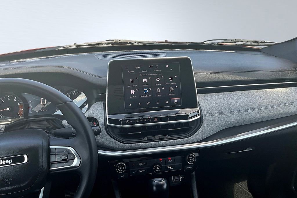 Used 2025 Jeep Compass Latitude image 10
