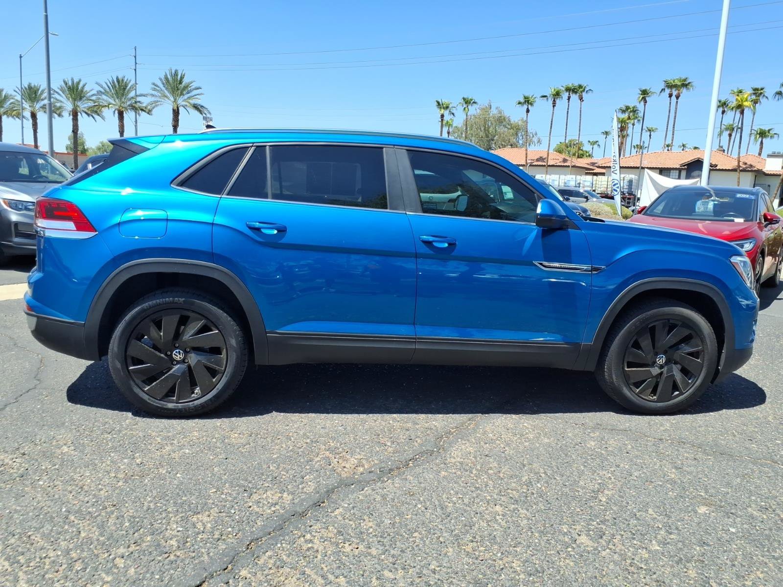 Certified 2024 Volkswagen Atlas Cross Sport SE w/ Panoramic Sunroof Package AWD/4WD image 7