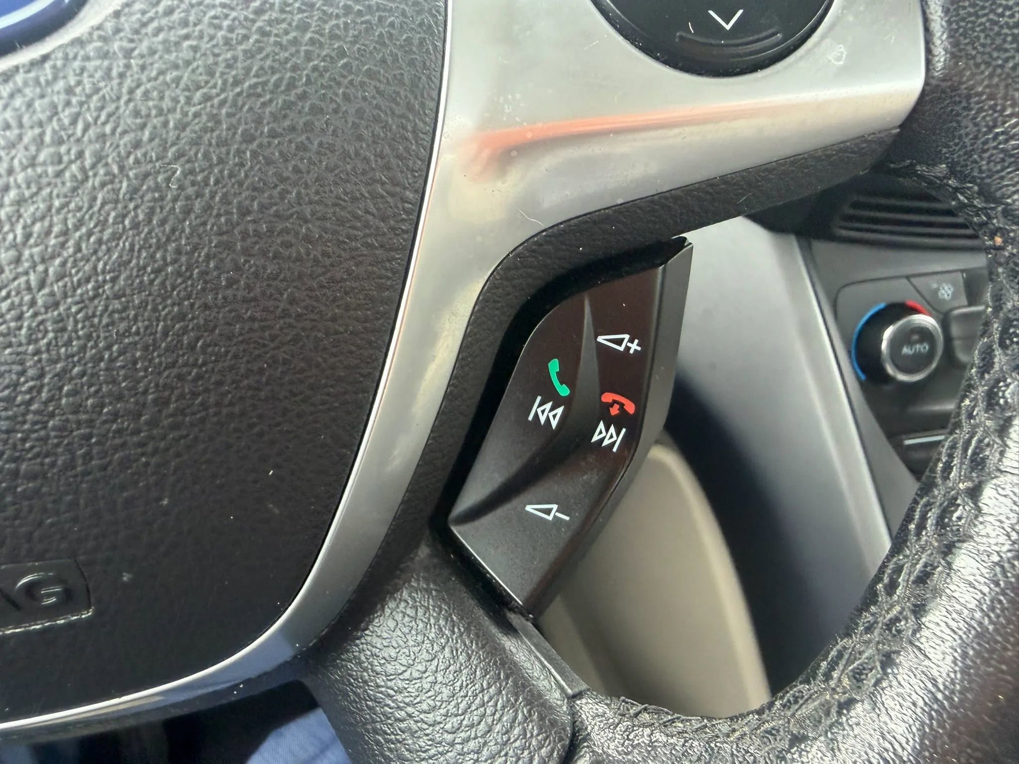Used 2017 Ford C-MAX SE FWD image 16
