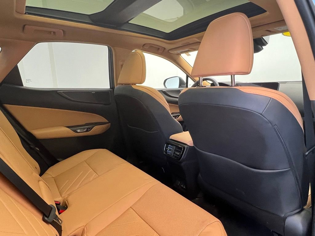 Used 2023 Lexus NX 350h AWD w/ Vision Package image 8