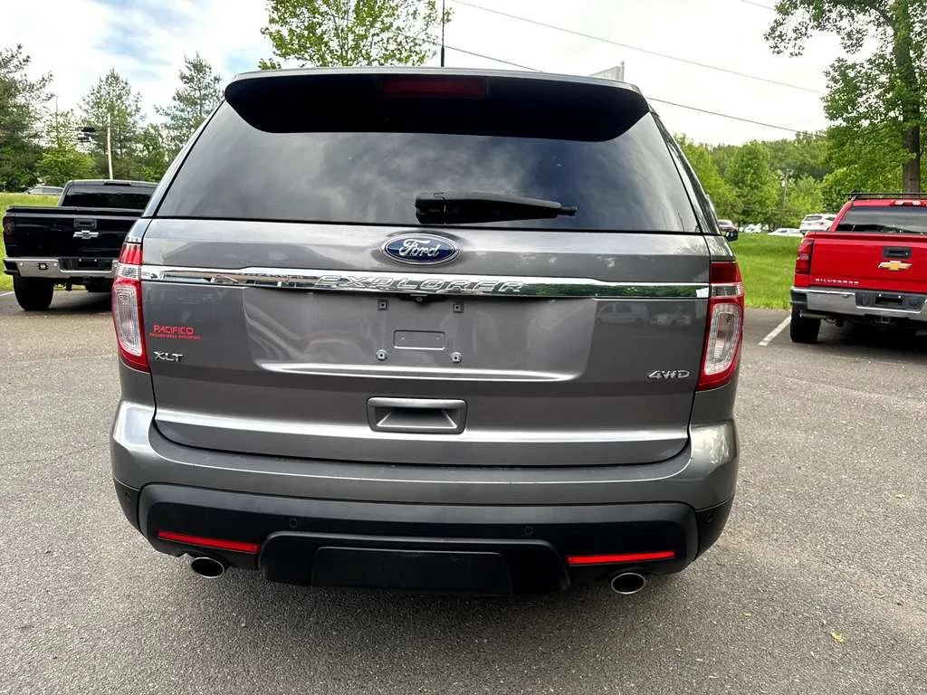 Used 2014 Ford Explorer XLT w/ Equipment Group 202A AWD/4WD image 7