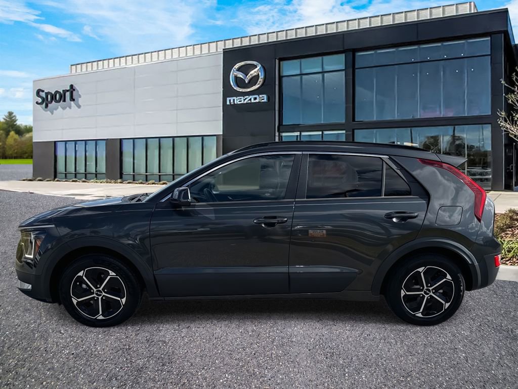 Used 2023 Kia Niro EX image 7
