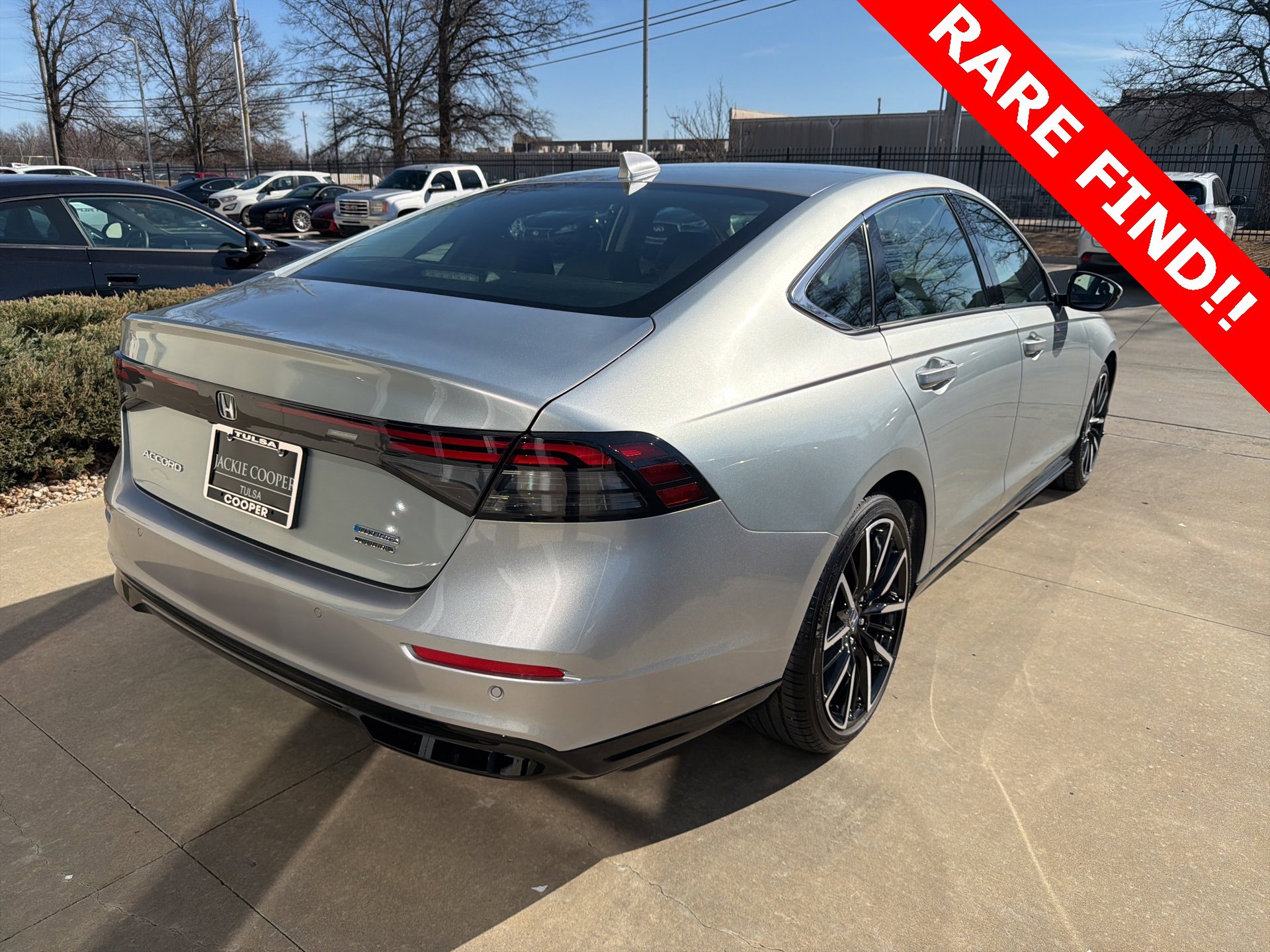 Used 2024 Honda Accord Touring image 2