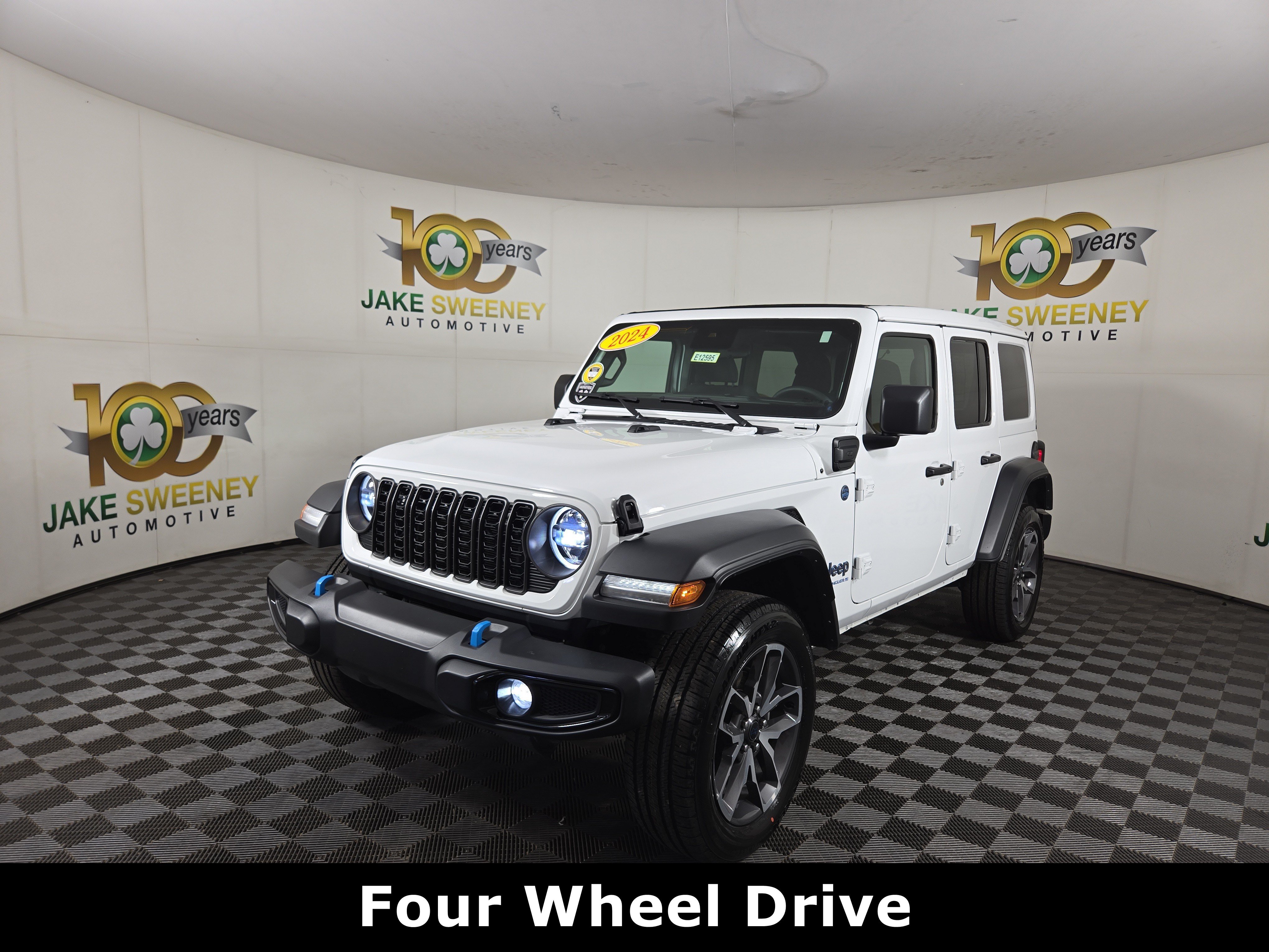 Certified 2024 Jeep Wrangler Unlimited w/ Convenience Group AWD/4WD image 4