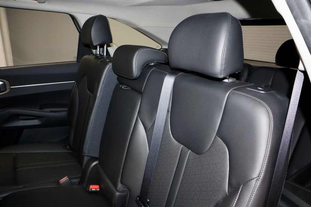 Used 2023 Kia Sorento S w/ Panoramic Sunroof Package image 23