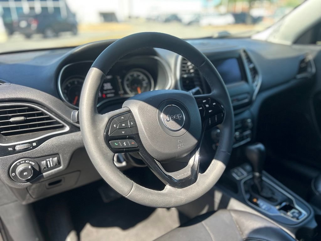 Used 2020 Jeep Cherokee Latitude Plus FWD image 12