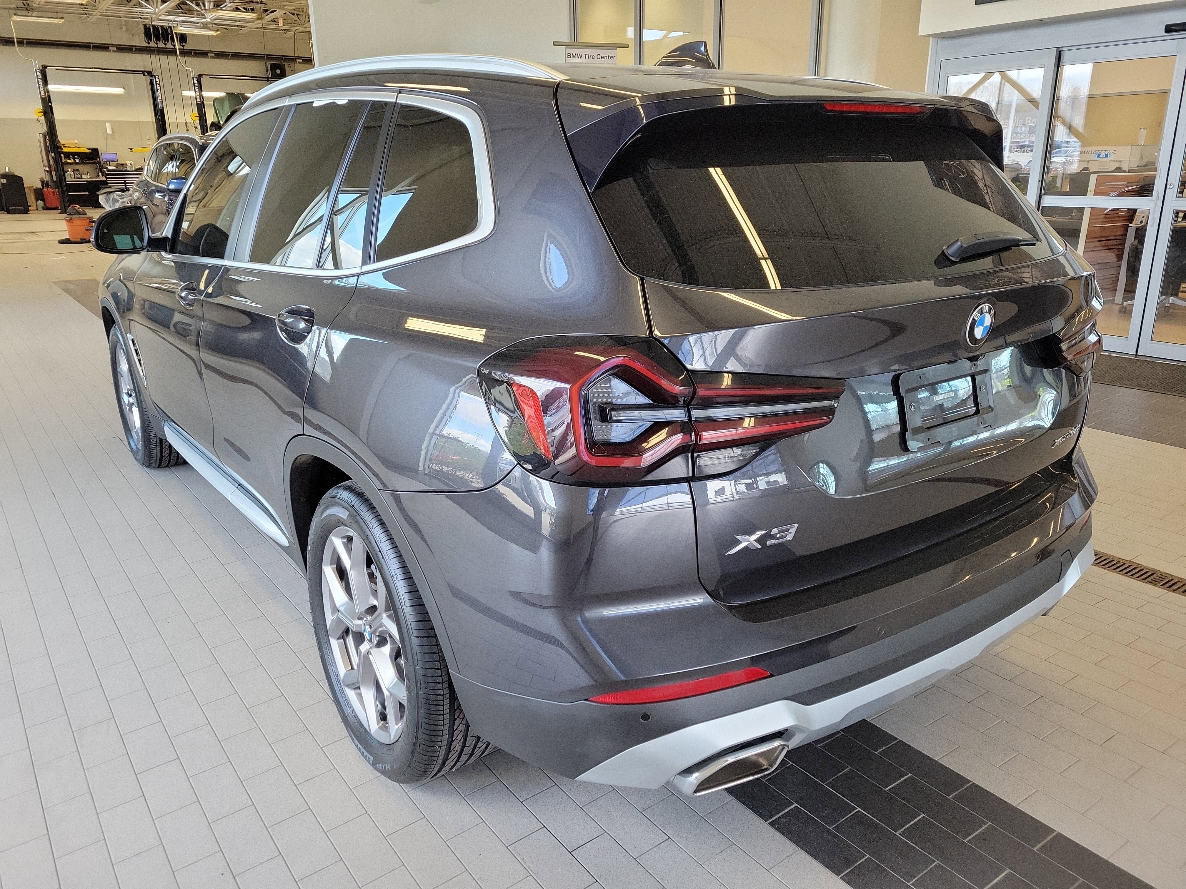 Used 2022 BMW X3 xDrive30i w/ Premium Package image 7