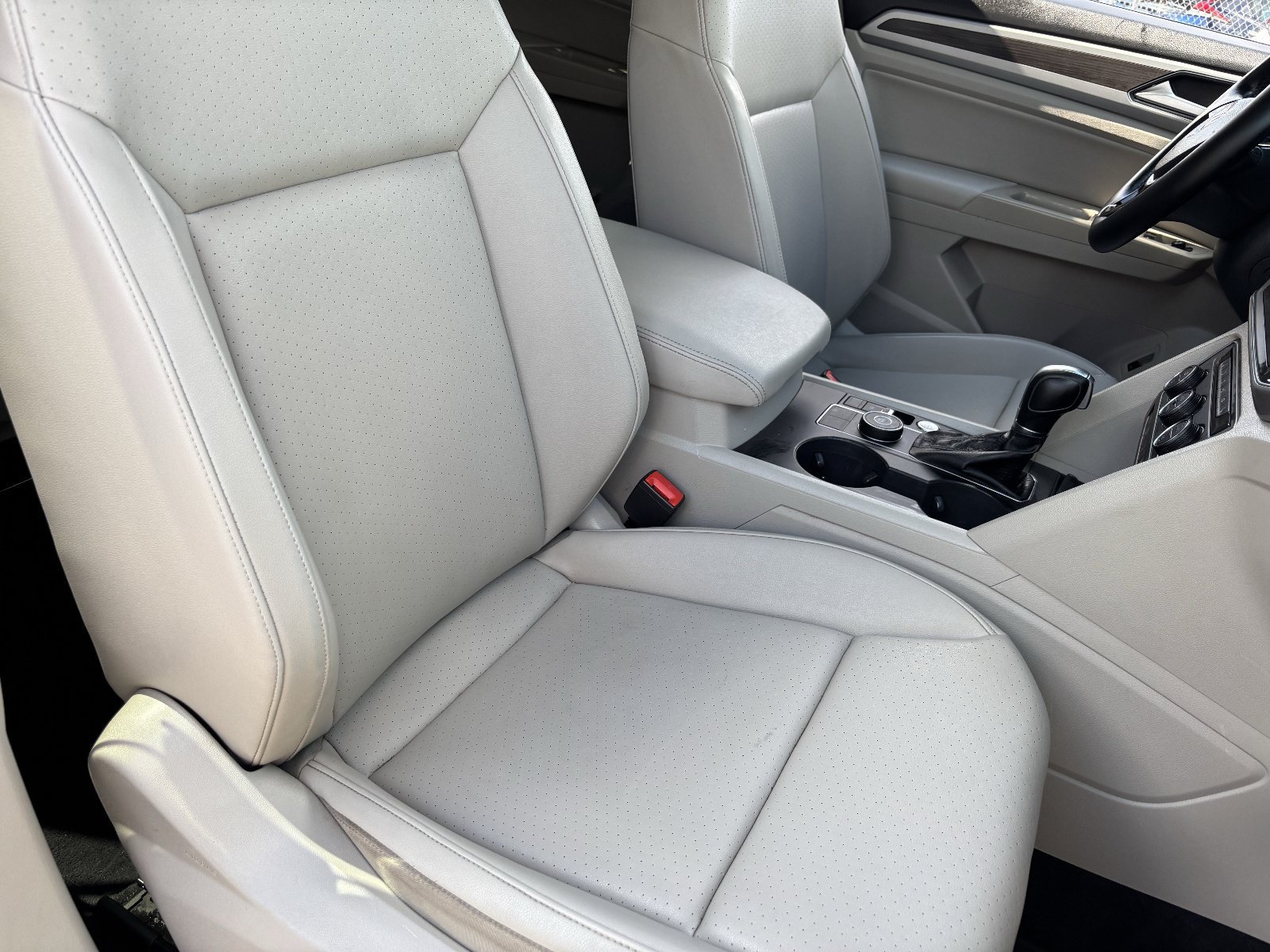 Used 2018 Volkswagen Atlas SE AWD/4WD image 11