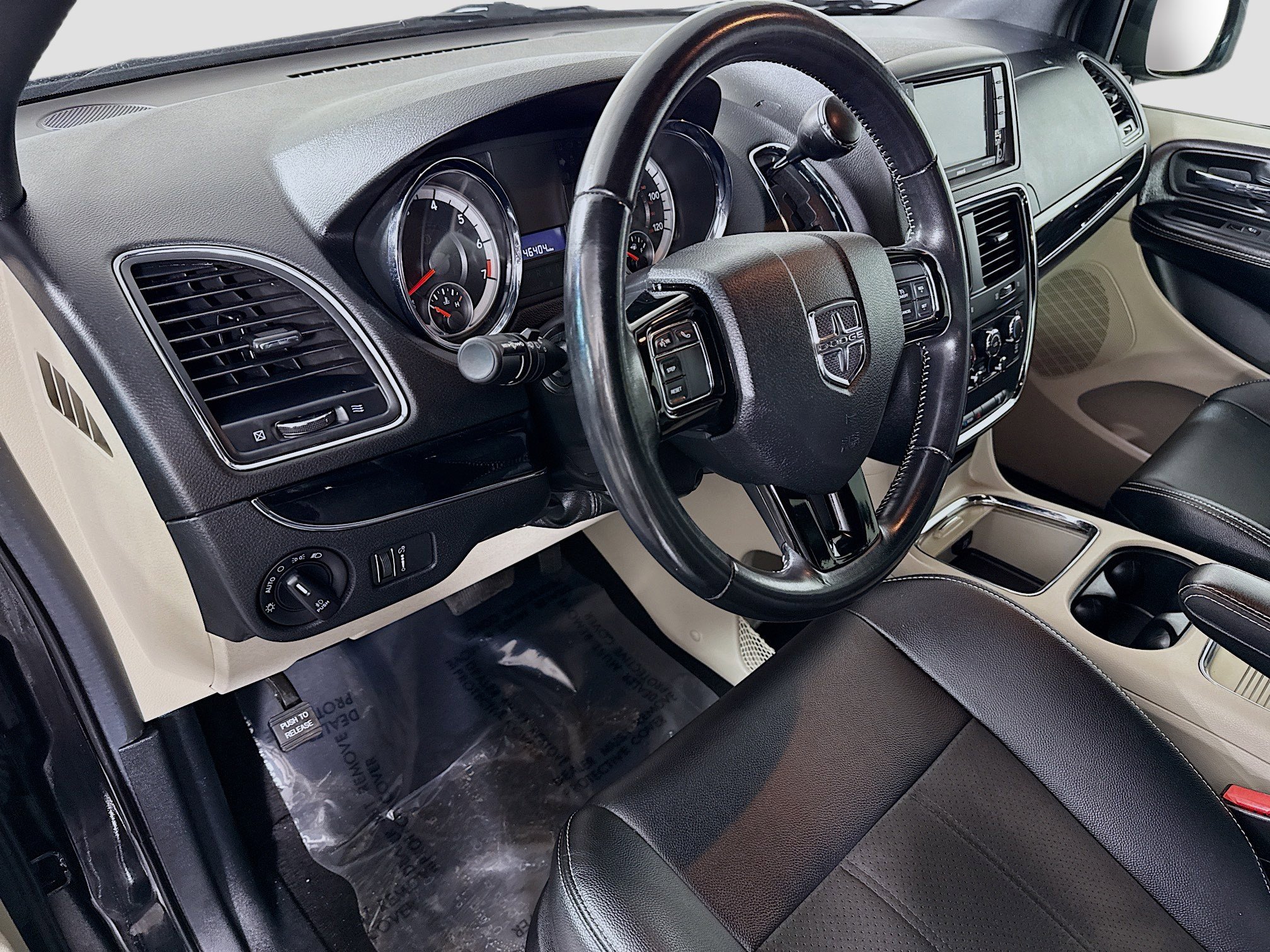 Used 2020 Dodge Grand Caravan SXT image 22