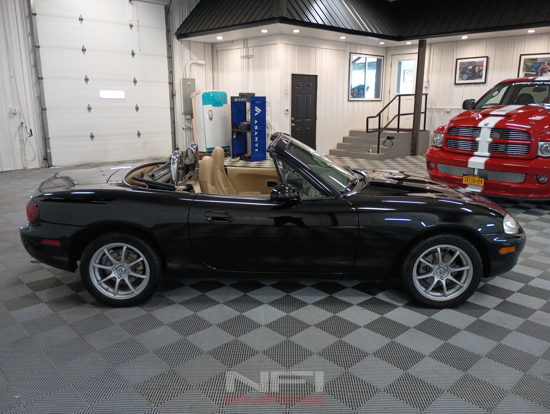 Used 1999 MAZDA MX-5 Miata RWD image 12