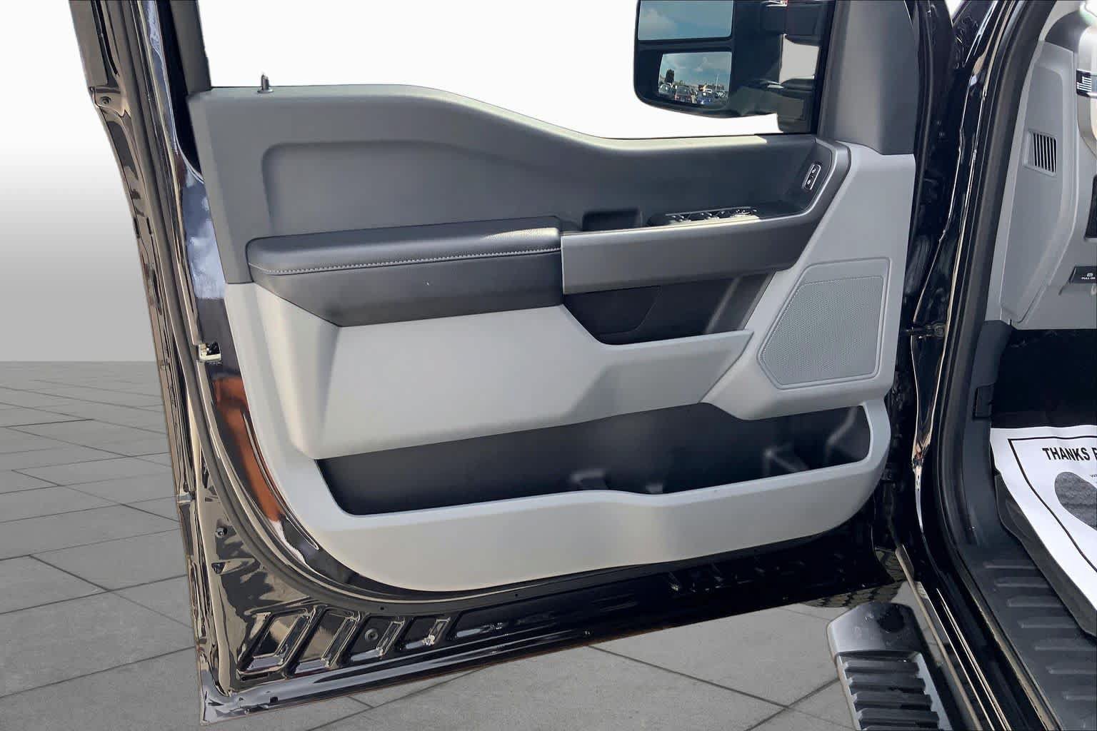 Used 2025 Ford F250 XLT w/ 360-Degree Camera Package AWD/4WD image 22