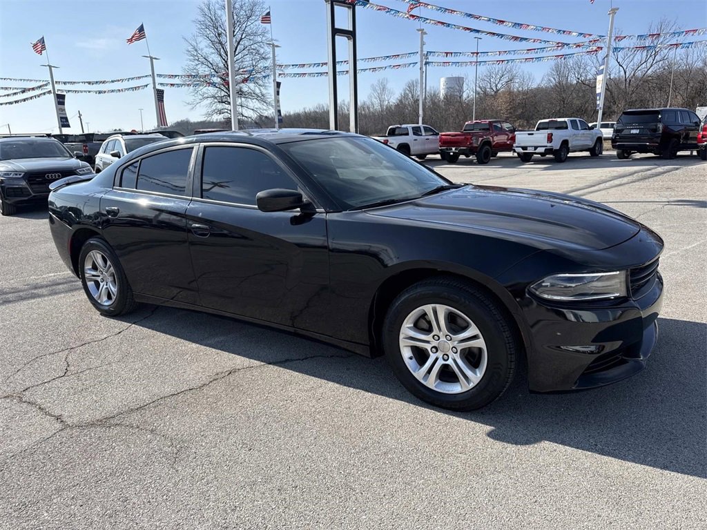Used 2022 Dodge Charger SXT w/ Driver Convenience Group image 6