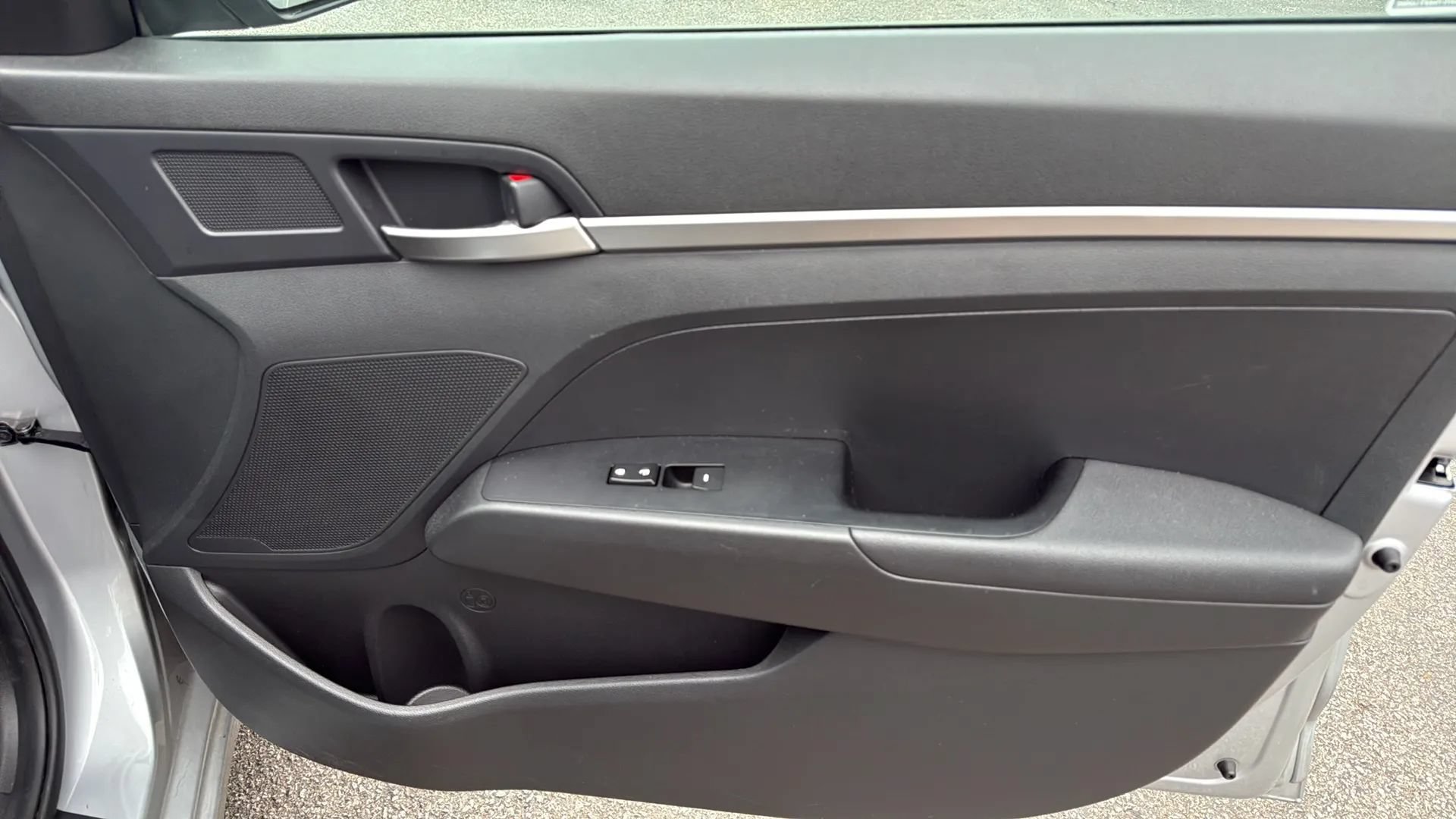 Used 2020 Hyundai Elantra SE w/ Cargo Package (C1) FWD image 15