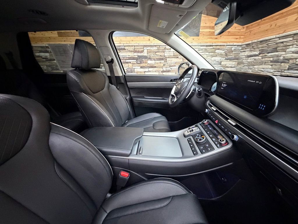 Used 2025 Hyundai Palisade SEL AWD/4WD image 14
