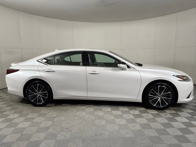 Used 2025 Lexus ES 300h w/ Premium Package image 10