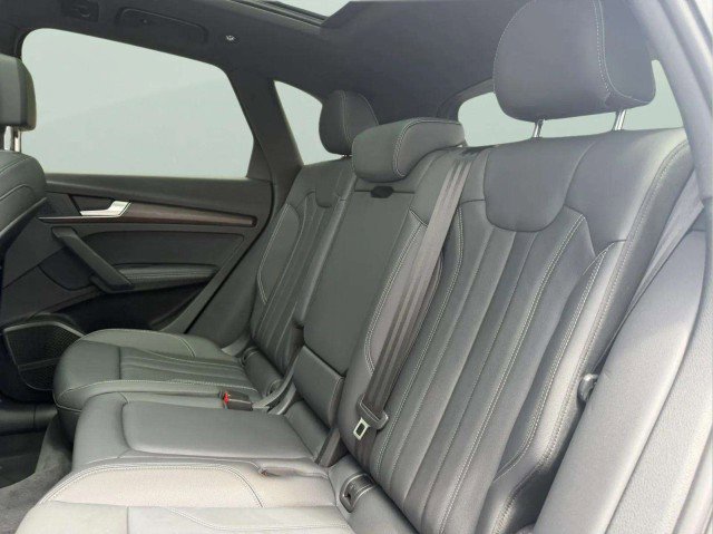 Certified 2025 Audi Q5 e Premium Plus w/ Premium Plus Package AWD/4WD image 23