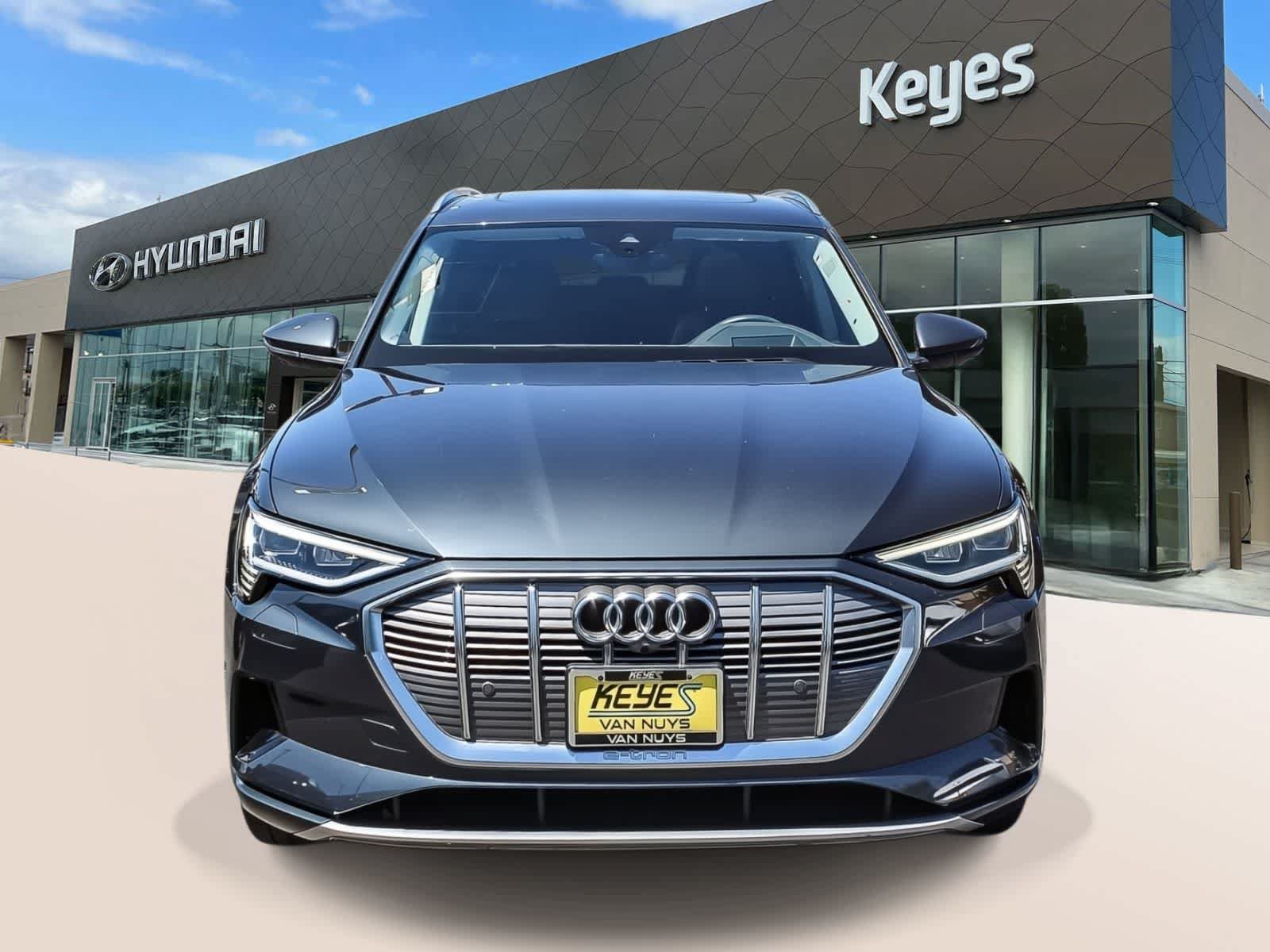 Used 2019 Audi e-tron Prestige w/ Prestige Package AWD/4WD image 2