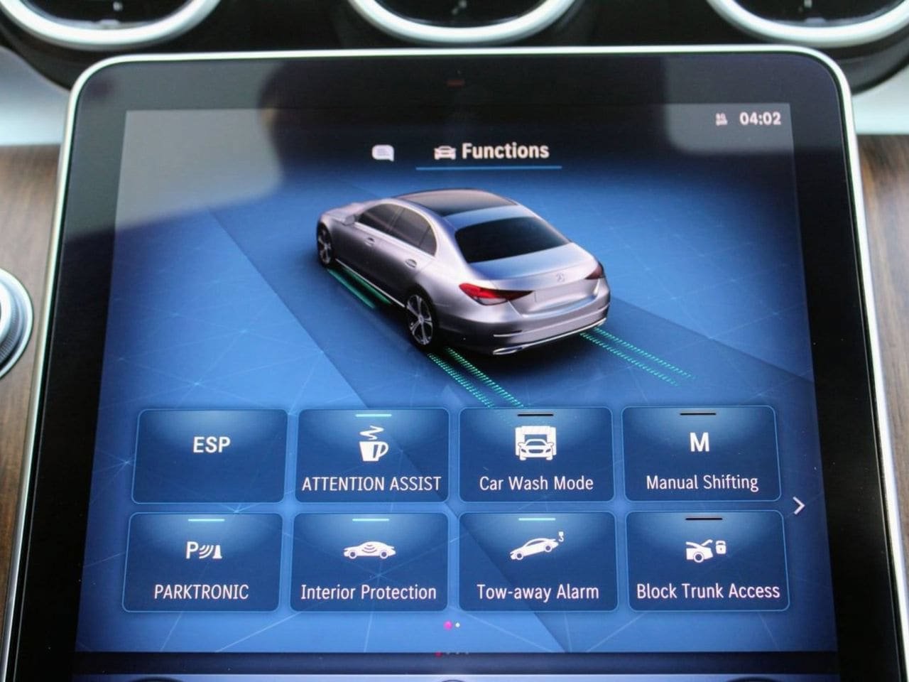 Used 2025 Mercedes-Benz C 300 4MATIC Sedan image 33