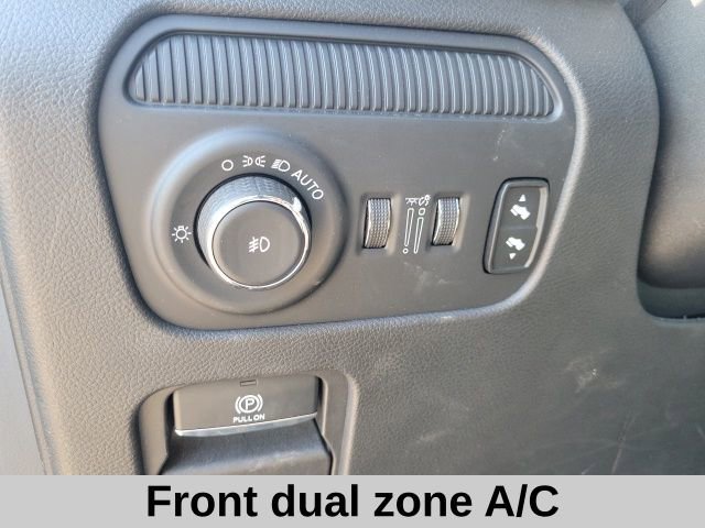 Used 2024 Jeep Wagoneer Series II w/ Flexible Seating Group image 7