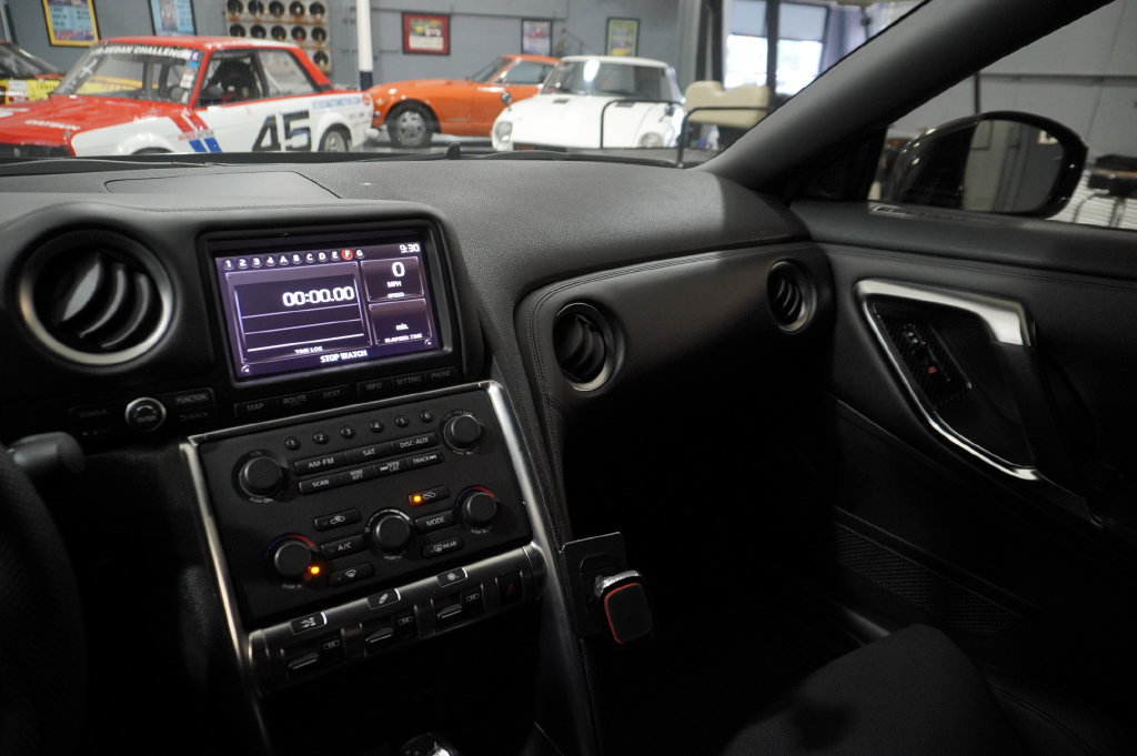 Used 2009 Nissan GT-R Premium AWD/4WD image 19