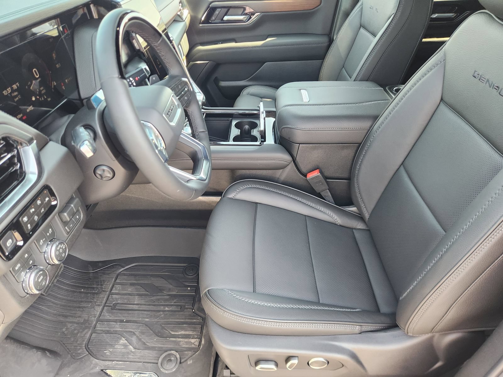 New 2026 GMC Yukon XL Denali w/ Denali Reserve Package AWD/4WD image 16