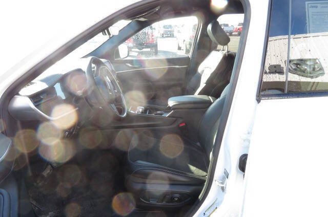 New 2026 Jeep Grand Cherokee Altitude AWD/4WD image 15