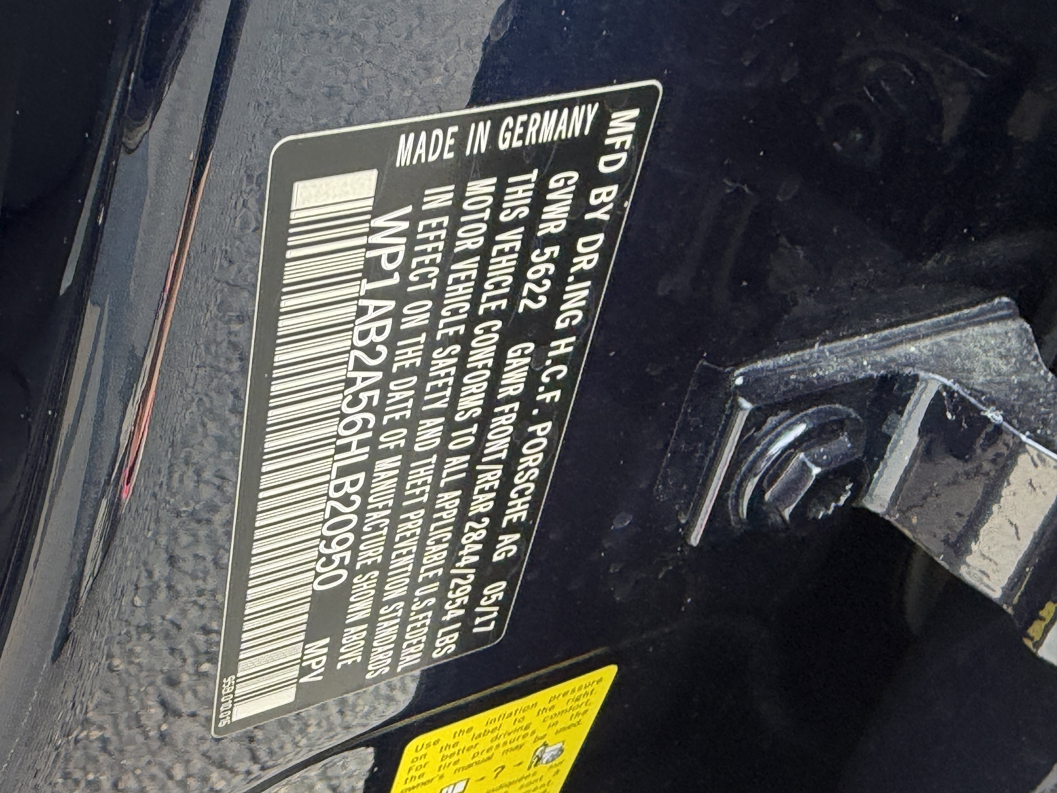 Certified 2017 Porsche Macan S image 37