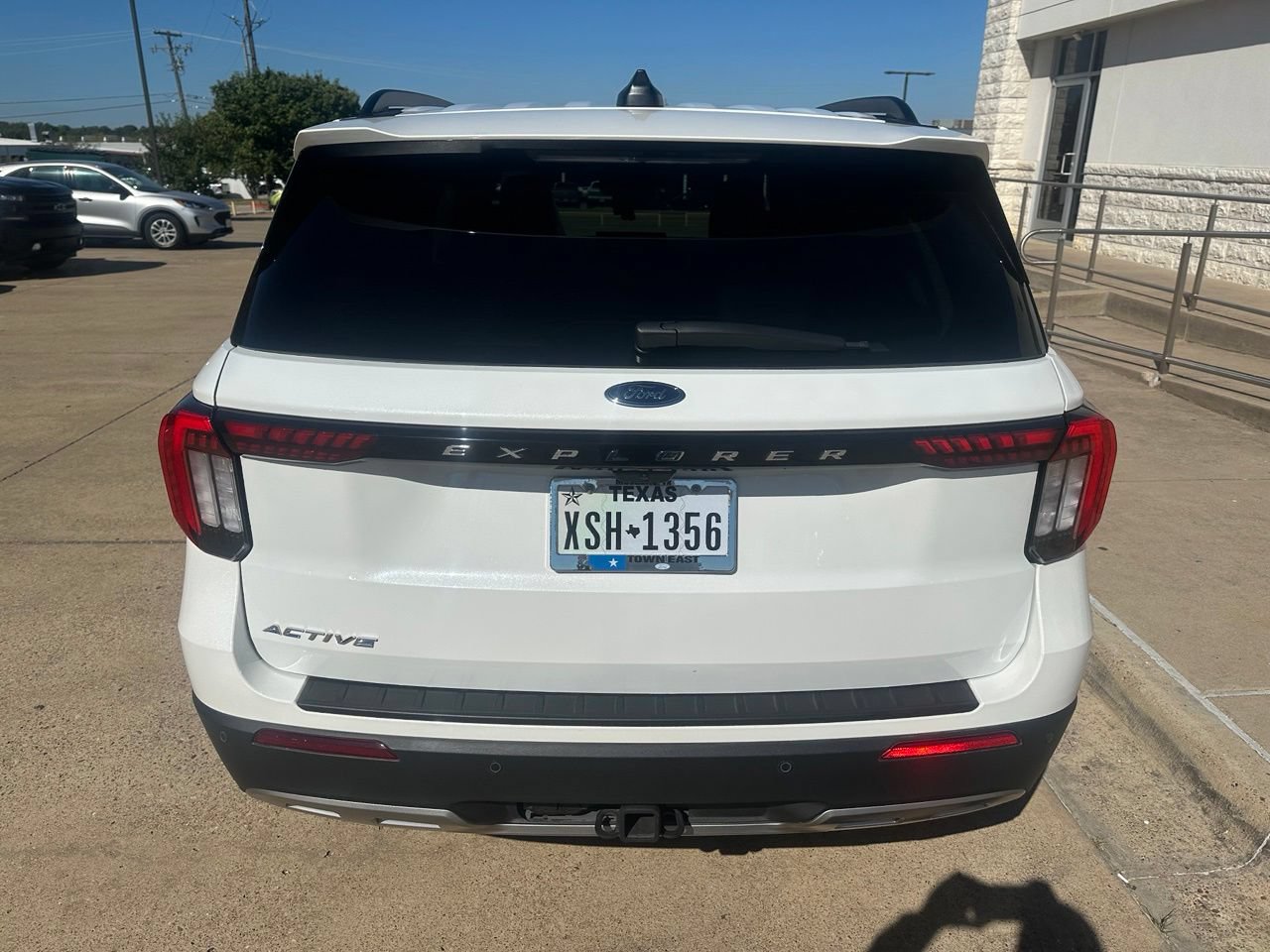 Used 2025 Ford Explorer Active w/ Active Comfort Package RWD image 14