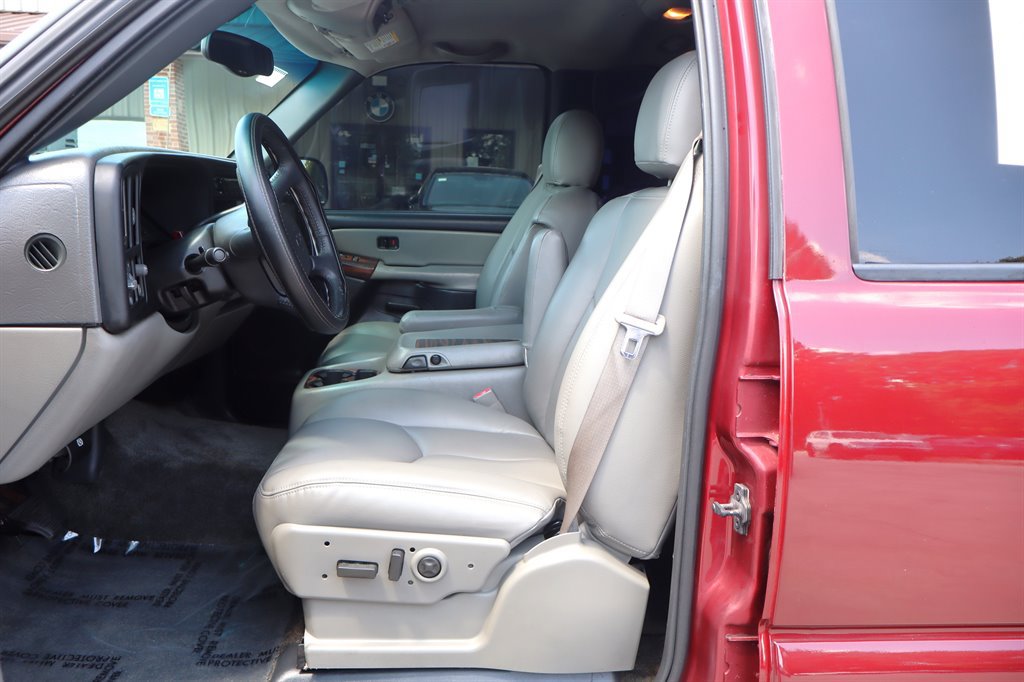 Used 2002 Chevrolet Tahoe LS w/ Traction Pkg RWD image 19