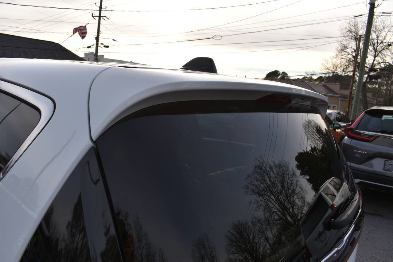 Used 2023 Chrysler Pacifica Touring-L image 32