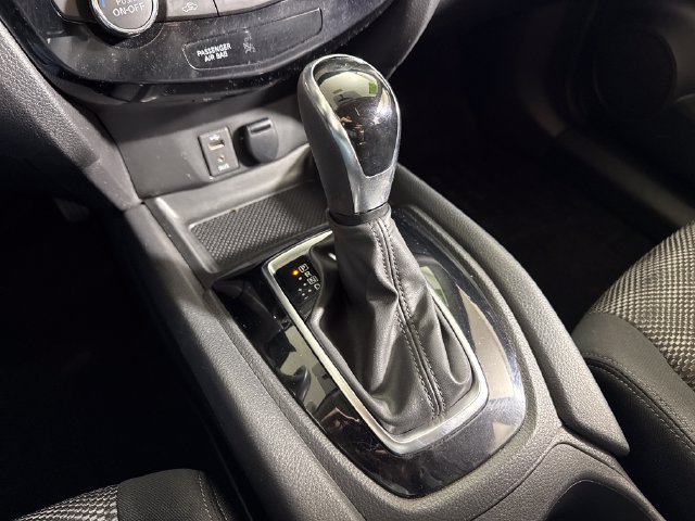 Used 2017 Nissan Rogue Sport SV AWD/4WD image 31