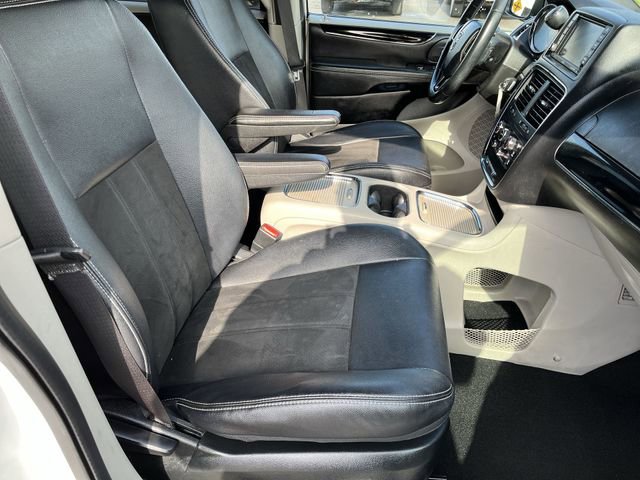 Used 2019 Dodge Grand Caravan SXT image 27