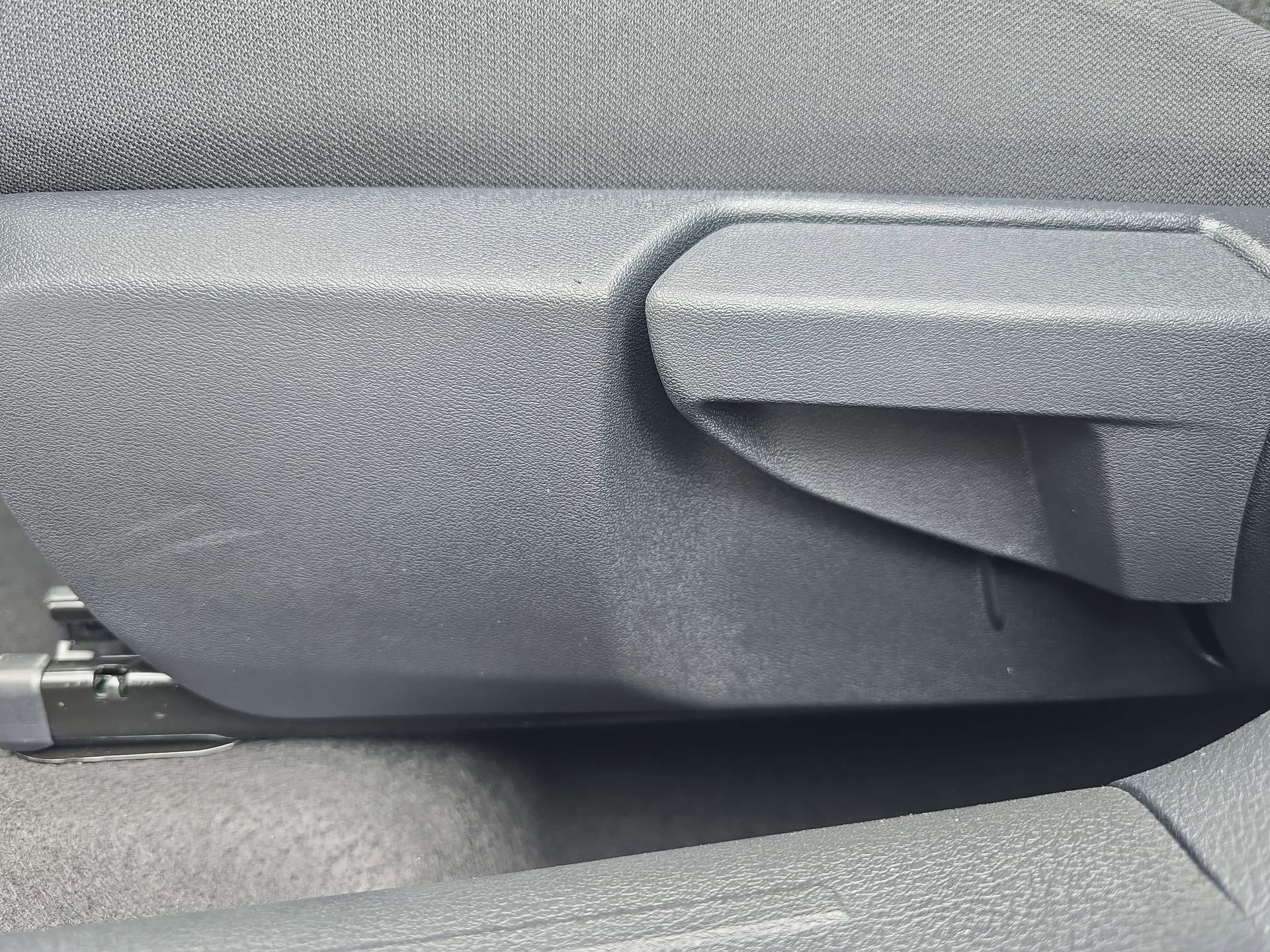 New 2026 Nissan Kicks S image 28