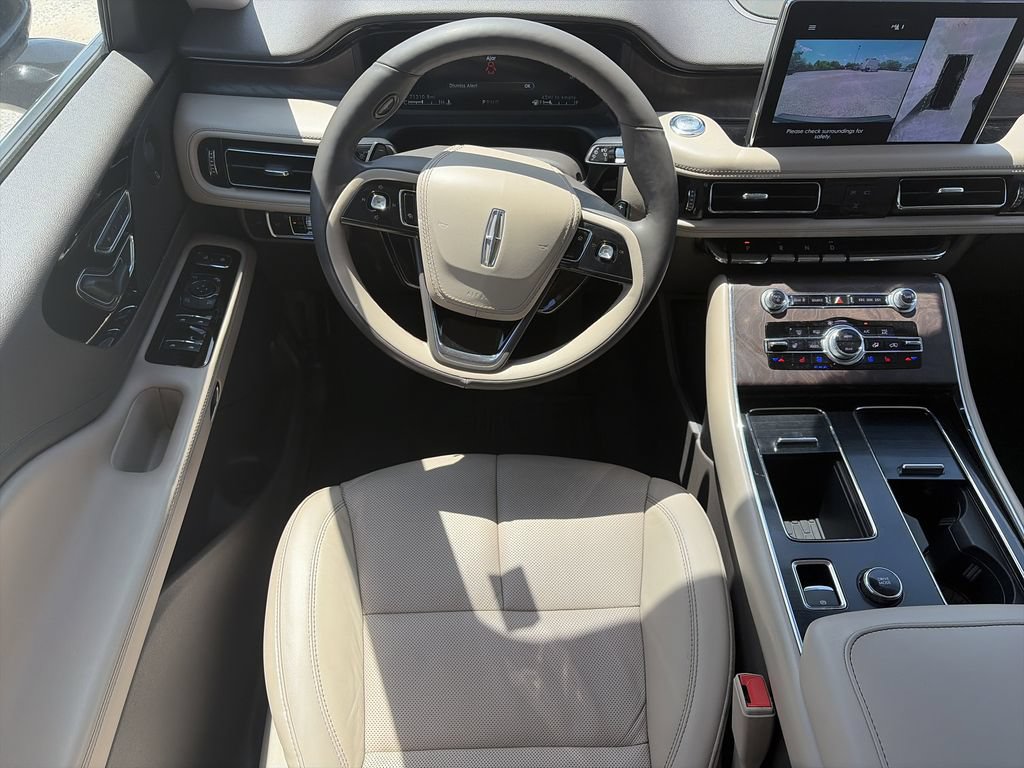 Used 2023 Lincoln Aviator Reserve w/ Equipment Group 201A RWD image 13