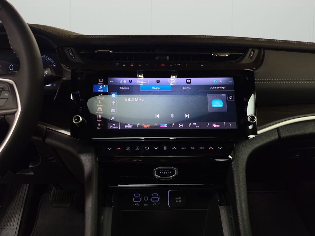 New 2026 Jeep Grand Cherokee L Limited w/ Limited Altitude Package AWD/4WD image 21